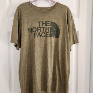 The North Face Men's Short Sleeve Tee in Olive